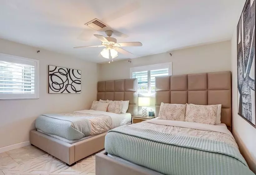 Pet Friendly Retreat In Stuart W/ Saltwater Pool!