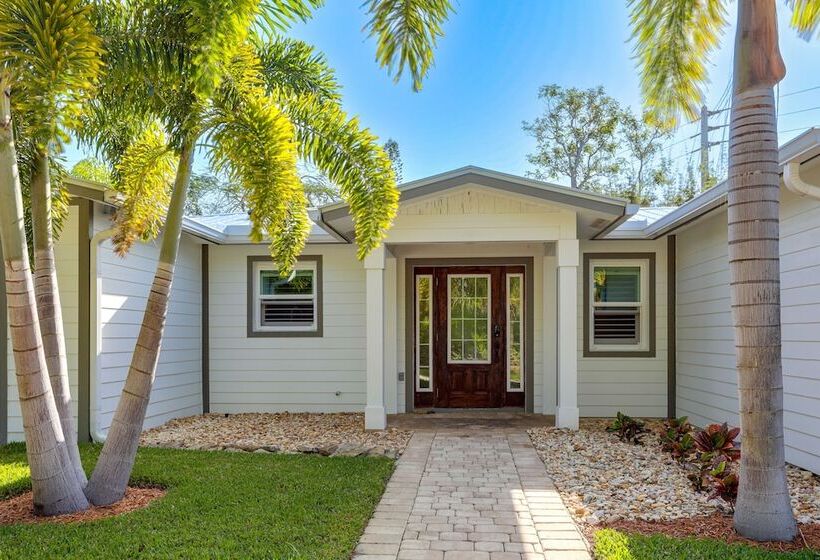 Pet Friendly Retreat In Stuart W/ Saltwater Pool!