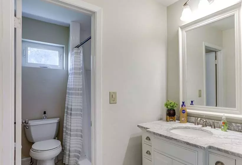 Pet Friendly Retreat In Stuart W/ Saltwater Pool!