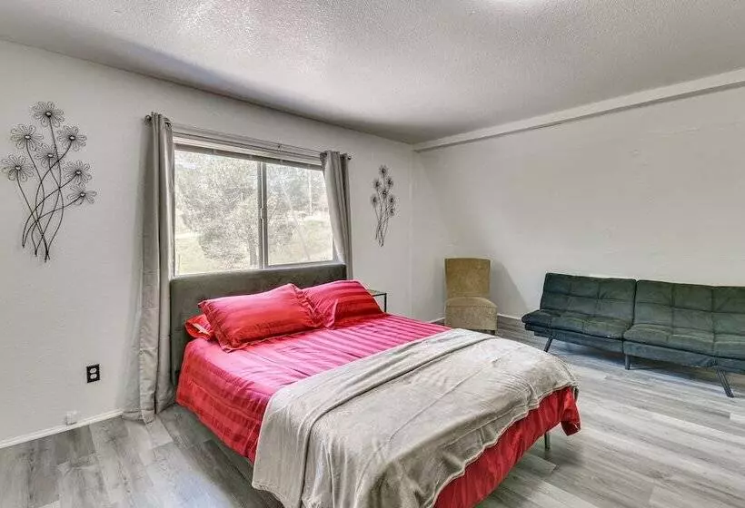 Pet Friendly Valley Springs Retreat W/ Fire Pit!