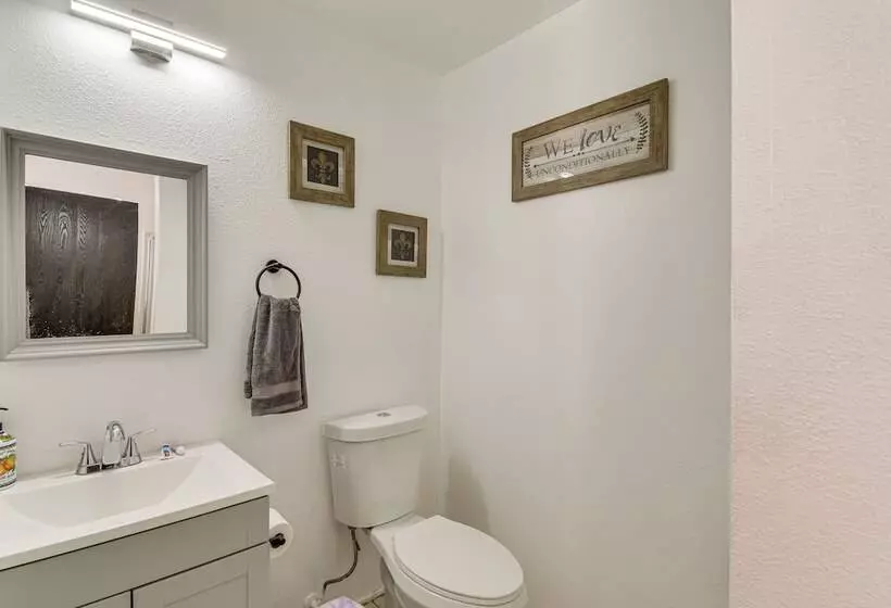 Pet Friendly Valley Springs Retreat W/ Fire Pit!