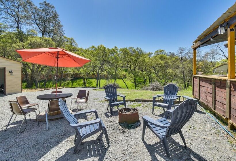 Pet Friendly Valley Springs Retreat W/ Fire Pit!