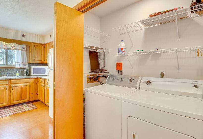 Poconos Resort Home In Emerald Lakes: Pool Access!