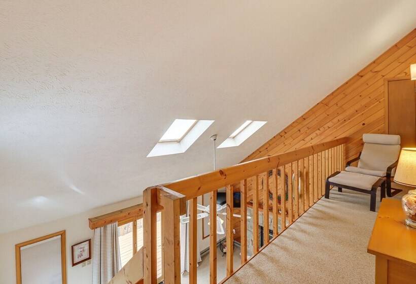 Poconos Resort Home In Emerald Lakes: Pool Access!