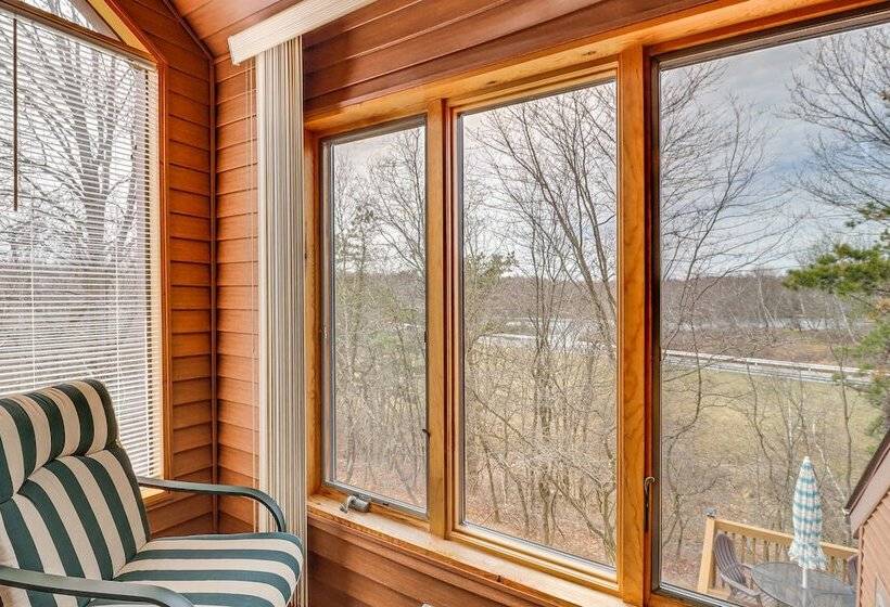 Poconos Resort Home In Emerald Lakes: Pool Access!