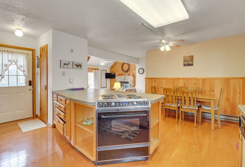 Poconos Resort Home In Emerald Lakes: Pool Access!