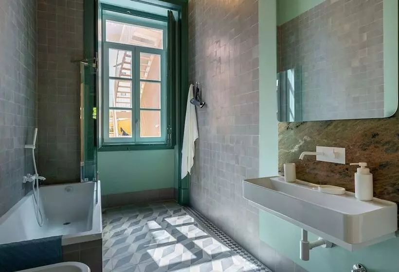 Pombaline Building V. Real Santo António