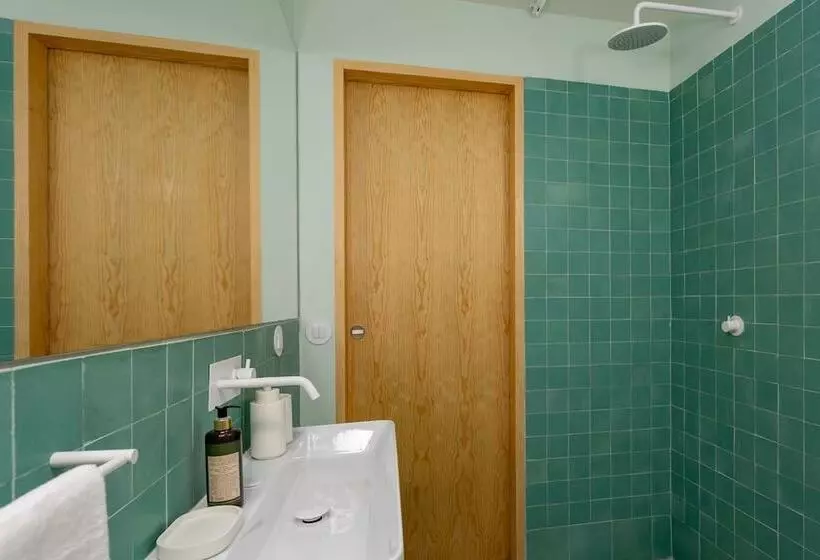 Pombaline Building V. Real Santo António