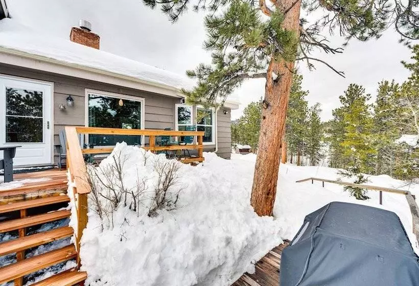 Quiet + Peaceful Home In Allenspark W/ Deck!