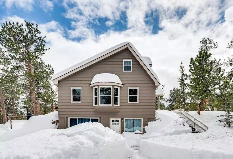 Quiet + Peaceful Home In Allenspark W/ Deck!