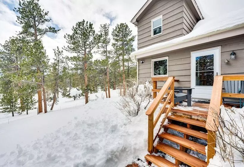 Quiet + Peaceful Home In Allenspark W/ Deck!