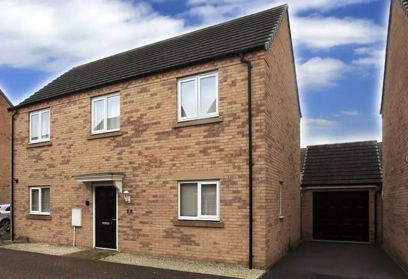 レジデンス Beautiful 5 Bed Detached House   Sleeps 9