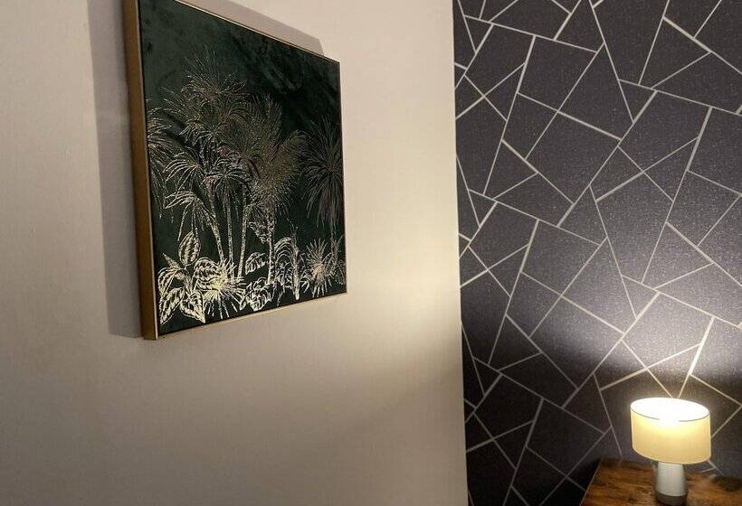 Residens Convenient 3 Bd House Salford 7 Guests