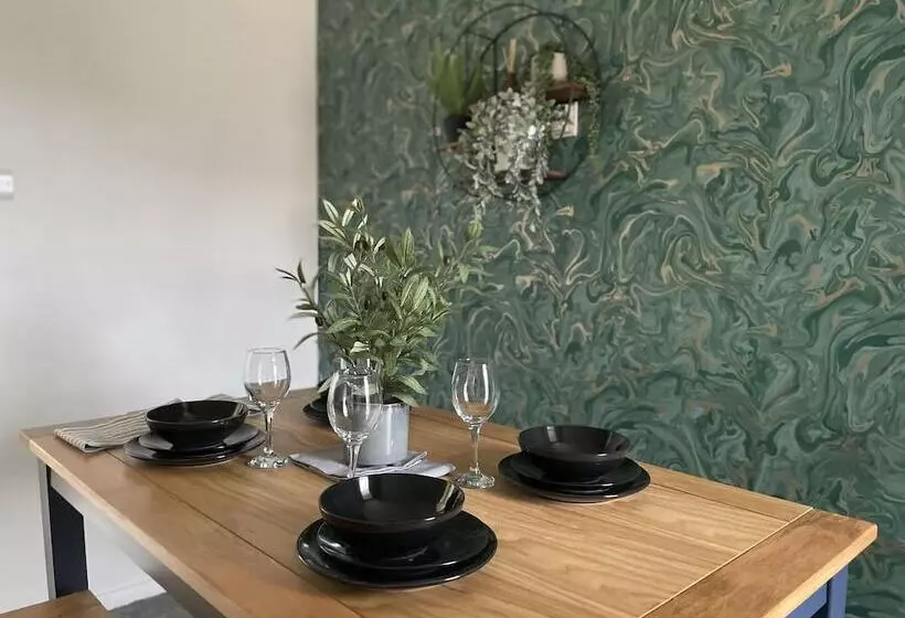 レジデンス Convenient 3 Bd House Salford 7 Guests