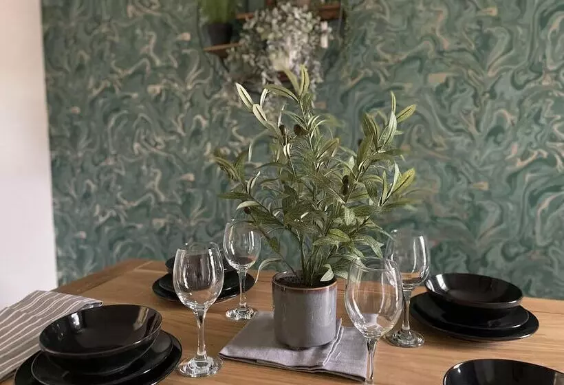 レジデンス Convenient 3 Bd House Salford 7 Guests