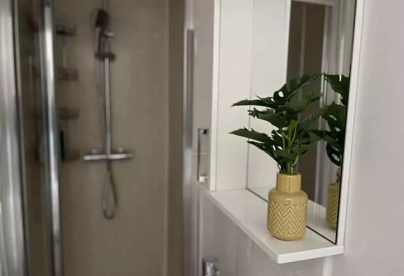 レジデンス Convenient 3 Bd House Salford 7 Guests
