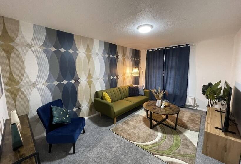 Residens Convenient 3 Bd House Salford 7 Guests