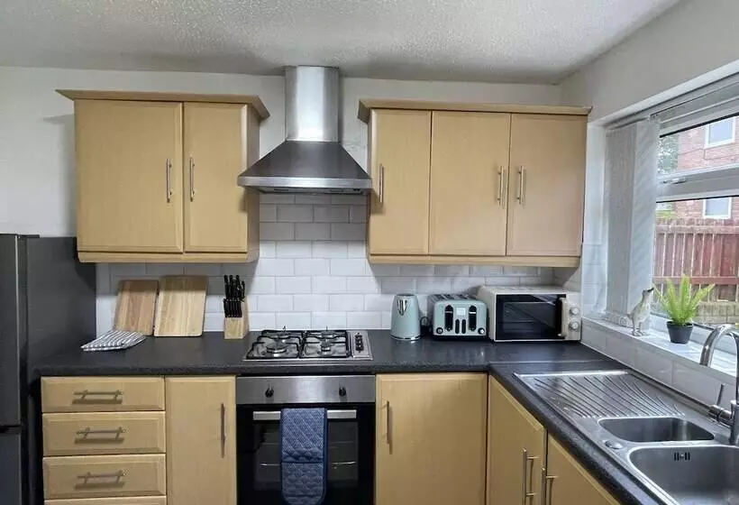 レジデンス Convenient 3 Bd House Salford 7 Guests
