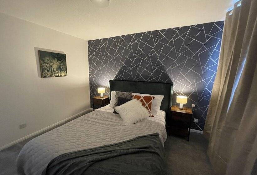 Residens Convenient 3 Bd House Salford 7 Guests