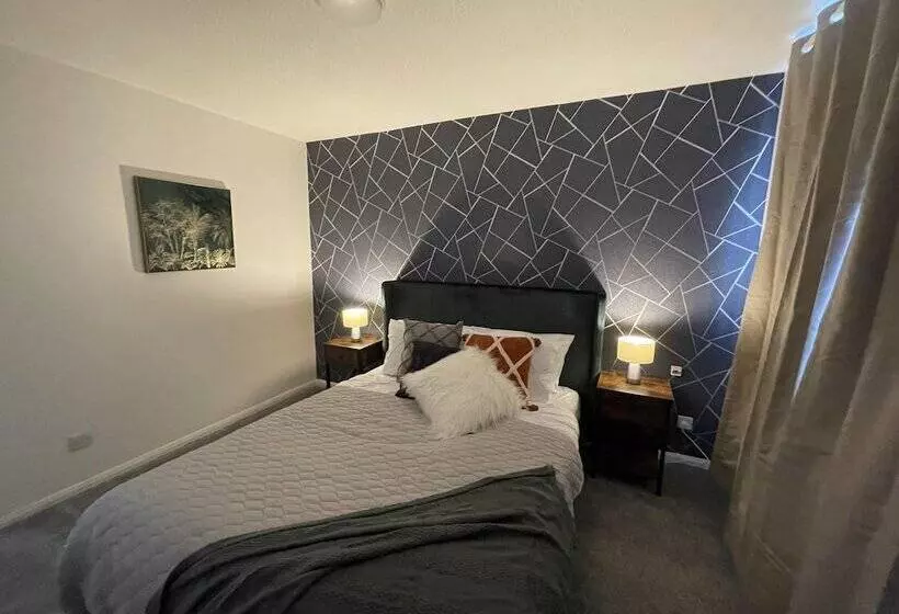 レジデンス Convenient 3 Bd House Salford 7 Guests