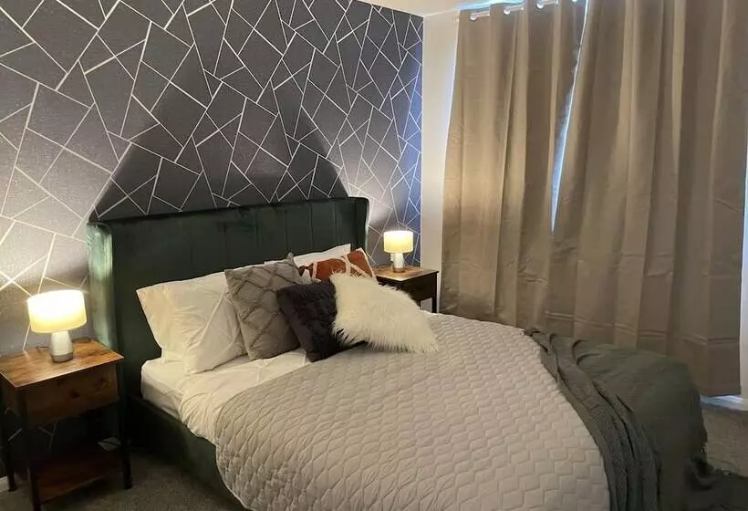 レジデンス Convenient 3 Bd House Salford 7 Guests