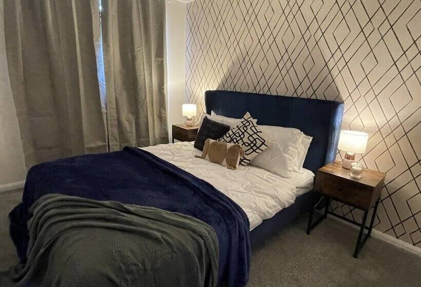 Residens Convenient 3 Bd House Salford 7 Guests