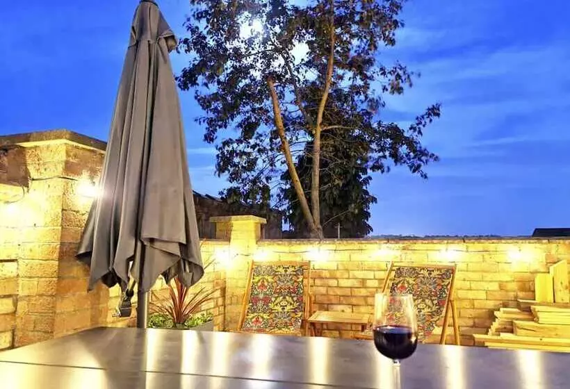 レジデンス Luxury Lincoln Home With Hot Tub Sleeps 8