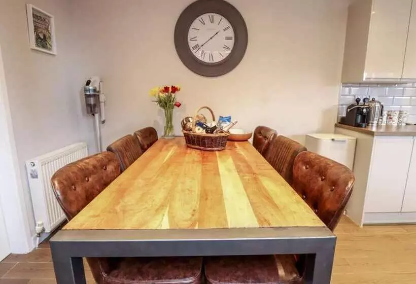 レジデンス Luxury Lincoln Home With Hot Tub Sleeps 8