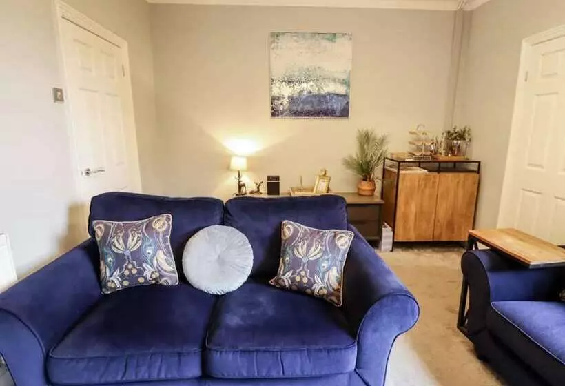レジデンス Luxury Lincoln Home With Hot Tub Sleeps 8
