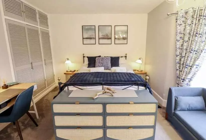 レジデンス Luxury Lincoln Home With Hot Tub Sleeps 8