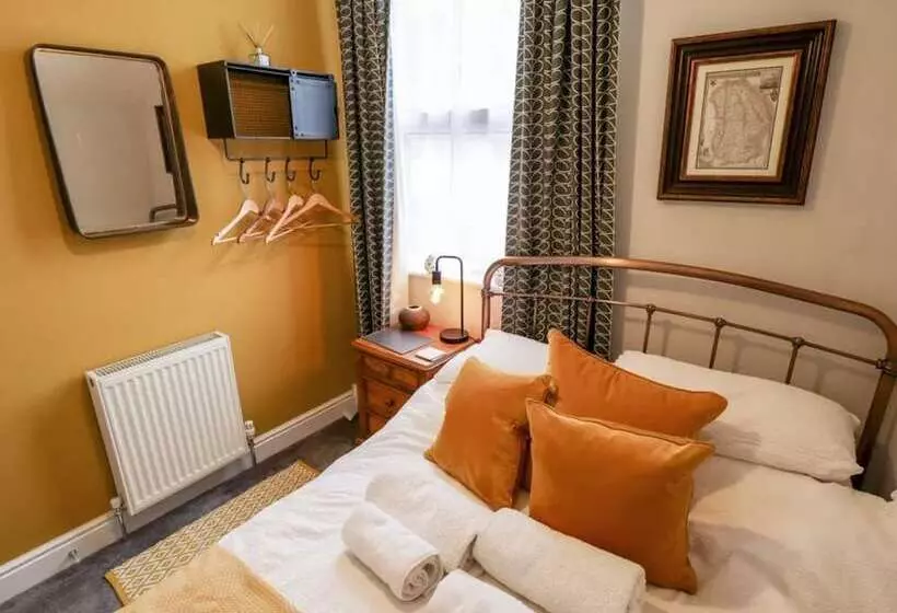 レジデンス Luxury Lincoln Home With Hot Tub Sleeps 8