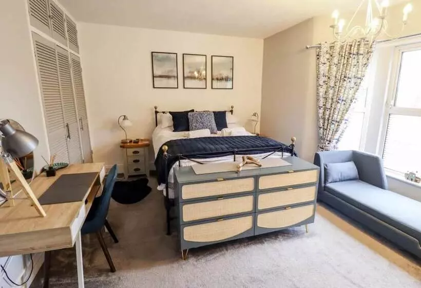 レジデンス Luxury Lincoln Home With Hot Tub Sleeps 8