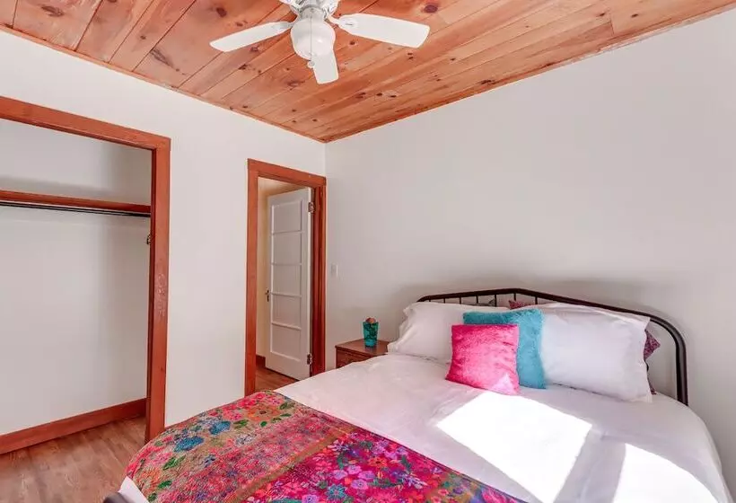 Riverfront Blue Ridge Cabin W/ Private Beach!
