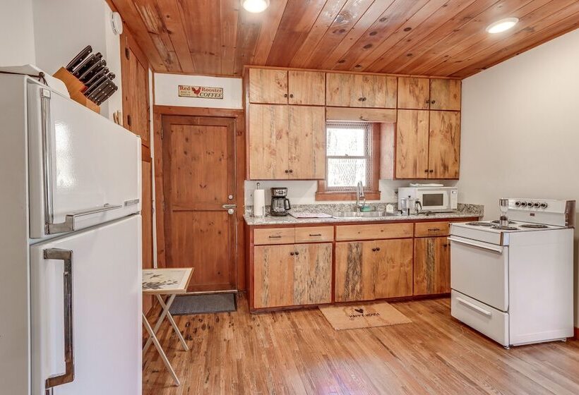 Riverfront Blue Ridge Cabin W/ Private Beach!