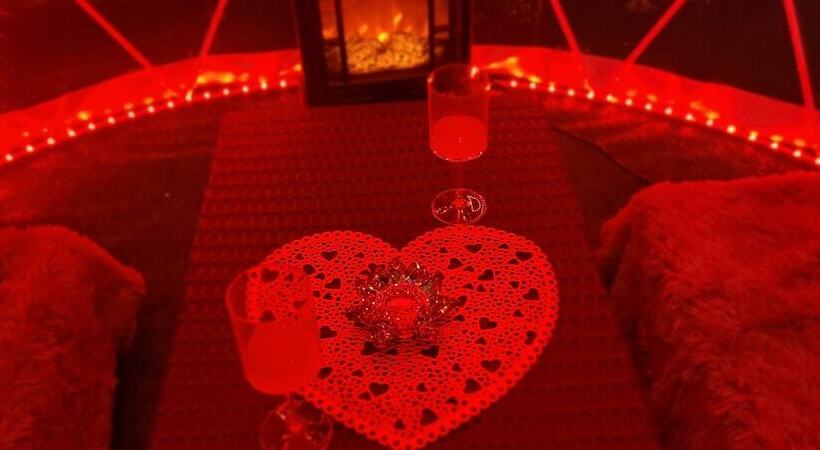 Rosa Linda  Luxe Rmntic Studio W Terrace