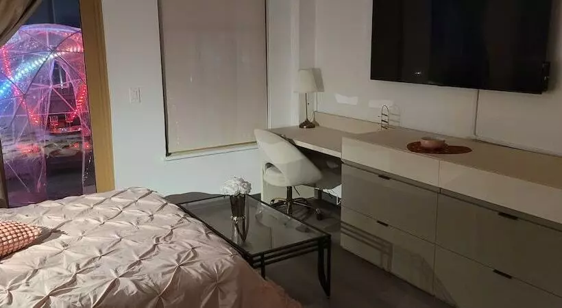 Rosa Linda  Luxe Rmntic Studio W Terrace