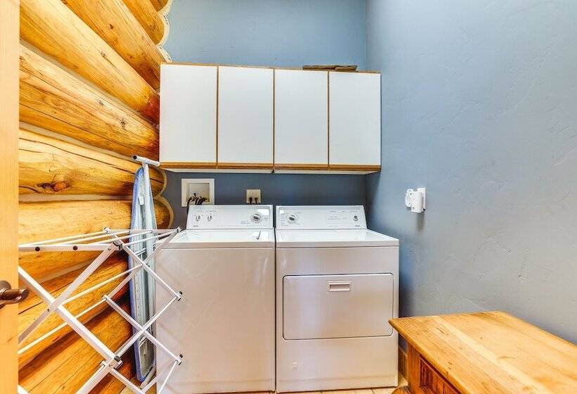 Spacious Frisco Home W/ Hot Tub & Mountain Views!