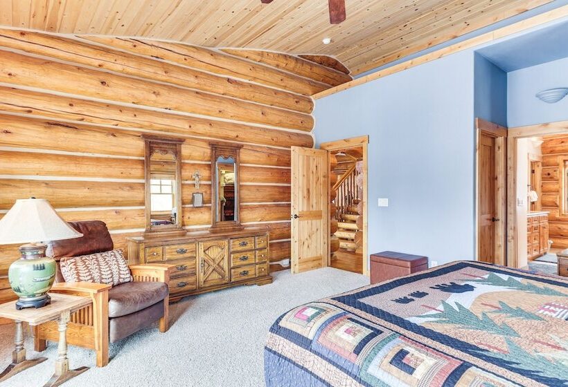 Spacious Frisco Home W/ Hot Tub & Mountain Views!