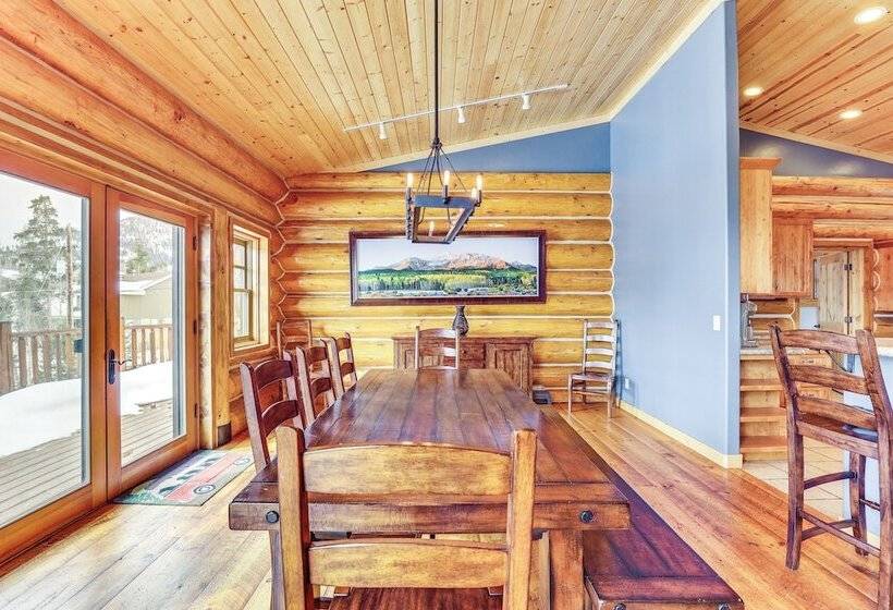 Spacious Frisco Home W/ Hot Tub & Mountain Views!