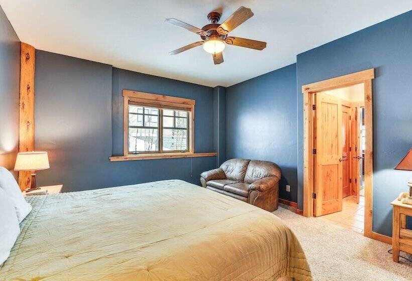 Spacious Frisco Home W/ Hot Tub & Mountain Views!