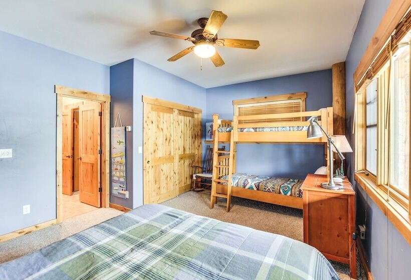 Spacious Frisco Home W/ Hot Tub & Mountain Views!