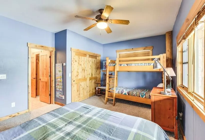 Spacious Frisco Home W/ Hot Tub & Mountain Views!