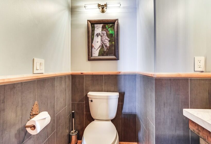 Spacious Frisco Home W/ Hot Tub & Mountain Views!