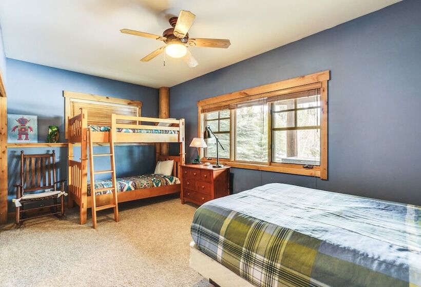 Spacious Frisco Home W/ Hot Tub & Mountain Views!