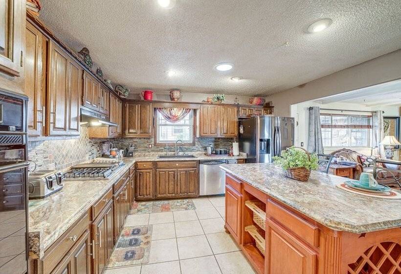 Tulsa Home W/ Outdoor Patio & Grill!