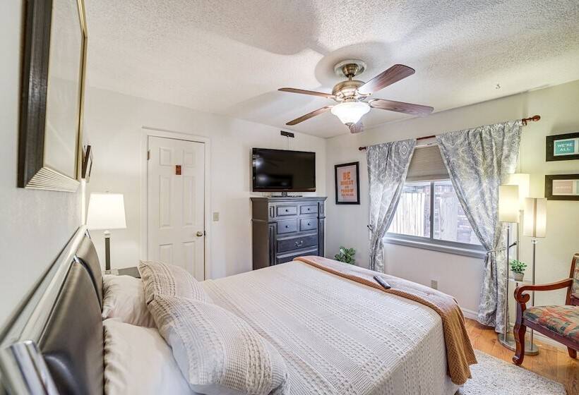 Tulsa Home W/ Outdoor Patio & Grill!