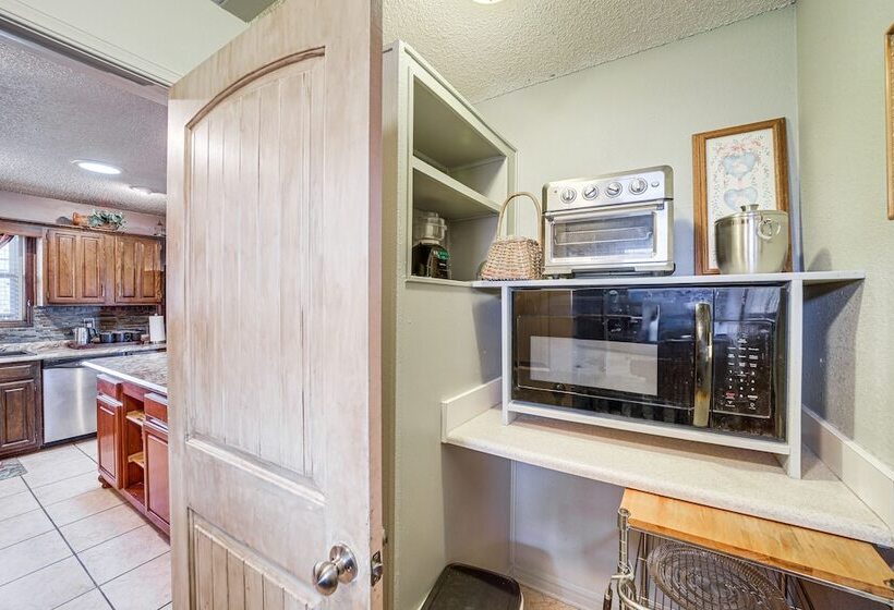 Tulsa Home W/ Outdoor Patio & Grill!