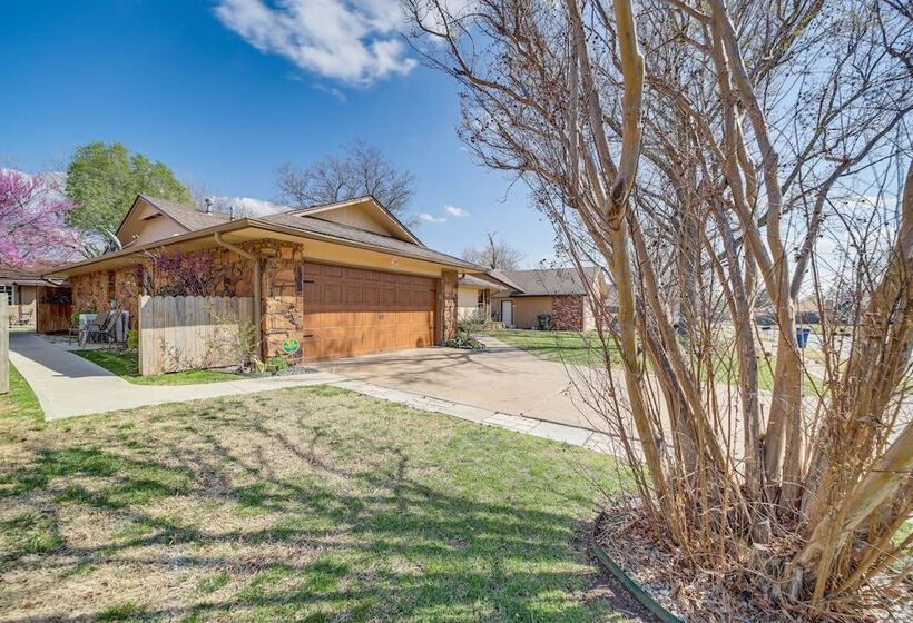 Tulsa Home W/ Outdoor Patio & Grill!