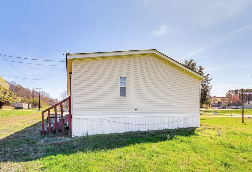 Valley View Lodge Rural Home In Bridgeport!