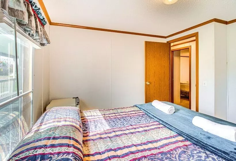 Valley View Lodge  Rural Home In Bridgeport!